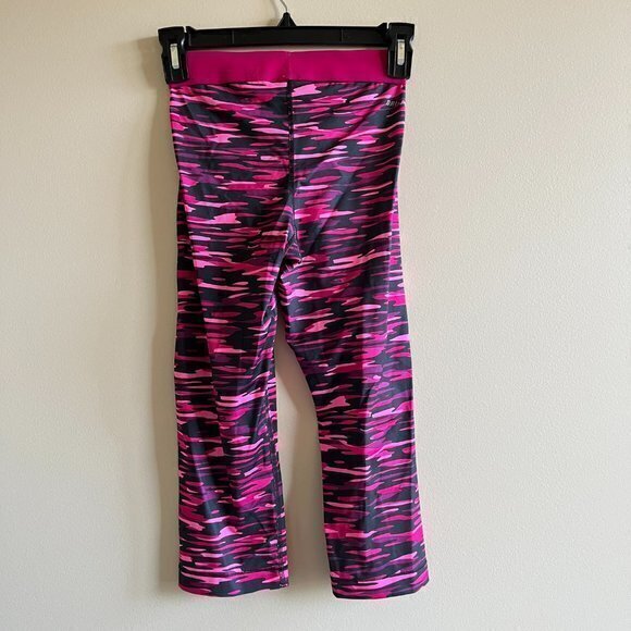 NIKE PRO Pink Camo Dri-Fit Capri Leggings Pants Womens Size XS Athletic Yoga - Picture 7 of 7